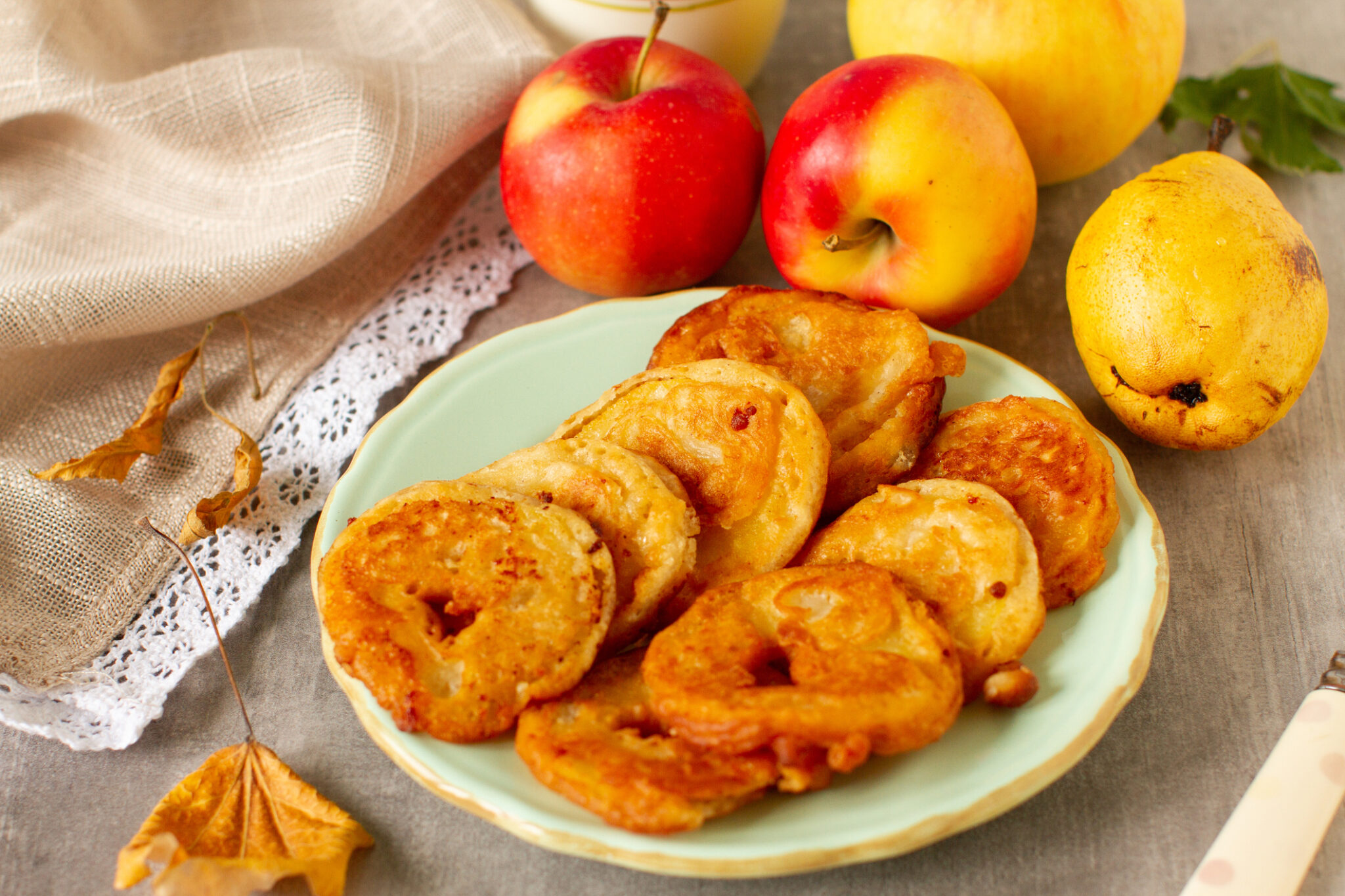 Préparer des beignets de pomme généreux et dorés étape par étape