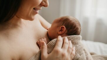 À quel âge bébé reconnaît ses parents et son entourage ?