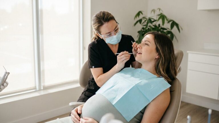 « Ma voisine enceinte n'a rien payé chez le dentiste, moi j'ai sorti ma carte bancaire » : nous en étions pourtant au même...