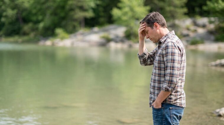 J'ai laissé mon fils boire la tasse dans un lac à 30 °C : aux urgences, on m'a expliqué ce que ses vomissements touchaient...